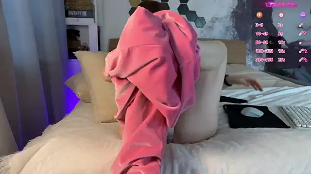 Snapshot of LinaWitch chatting on February 2, 2025, 5:10 am LinaWitch online show from February 2, 2025, 5:10 am