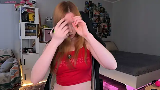 Snapshot of LinaWitch chatting on November 6, 2025, 10:41 am LinaWitch online show from November 6, 2025, 10:41 am