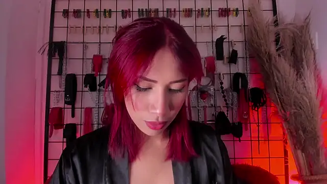 charrlotte quinn online show from October 10, 2025, 9:15 pm