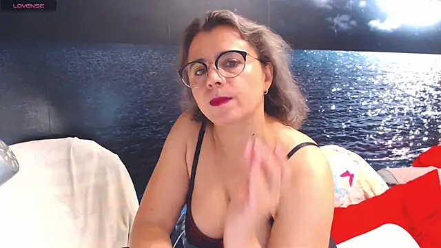 LadyAverrySquirt11 online show from November 14, 2025, 4:27 am