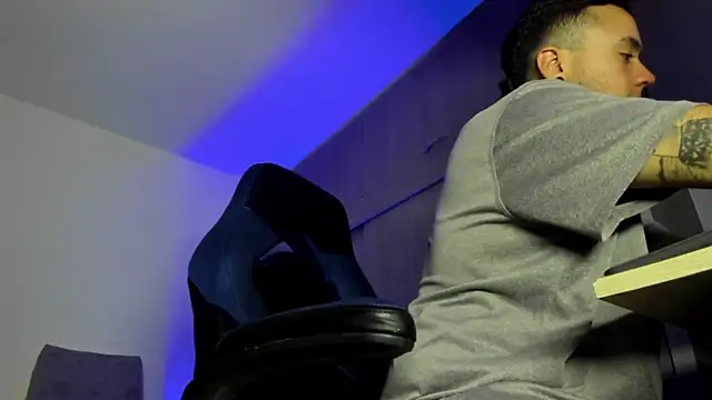 male pussy online show from November 25, 2025, 4:02 am