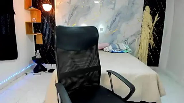 slim master12 online show from April 19, 2026, 2:18 pm