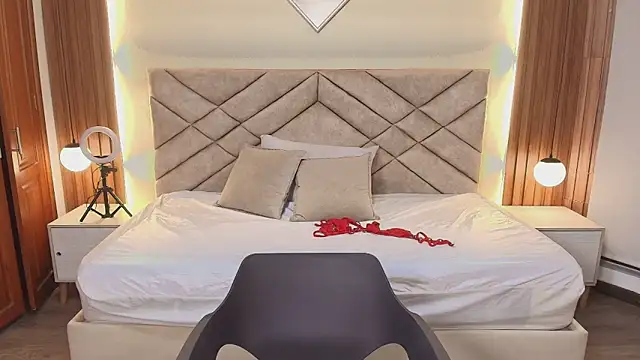 Raquel jones online show from March 23, 2026, 12:05 pm