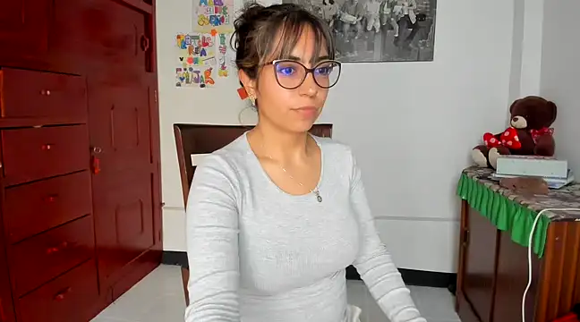 Snapshot of Isabellaa22_1 chatting on February 6, 2025, 8:34 pm Isabellaa22 1 online show from February 6, 2025, 8:34 pm