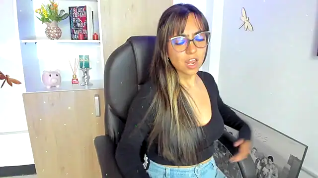 Snapshot of Isabellaa22_1 chatting on February 17, 2025, 2:38 pm Isabellaa22 1 online show from February 17, 2025, 2:38 pm