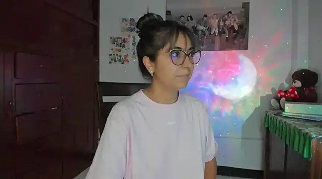 Snapshot of Isabellaa22_1 chatting on February 6, 2025, 11:53 am Isabellaa22 1 online show from February 6, 2025, 11:53 am