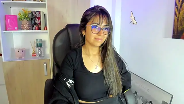 Snapshot of Isabellaa22_1 chatting on February 21, 2025, 1:44 am Isabellaa22 1 online show from February 21, 2025, 1:44 am