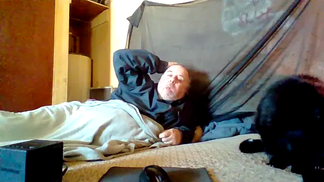 Snapshot of Nightshade7712 chatting on February 7, 2026, 4:37 pm Nightshade7712 online show from February 7, 2026, 4:37 pm