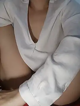 Snapshot of NatashaBud chatting on June 19, 2026, 12:44 pm NatashaBud online show from June 19, 2026, 12:44 pm