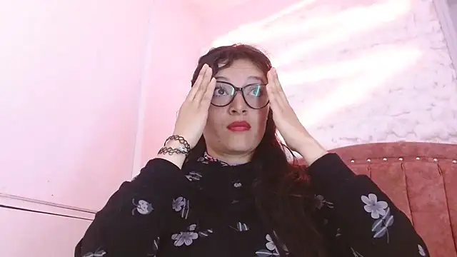 lunazulsj online show from January 30, 2025, 1:20 pm