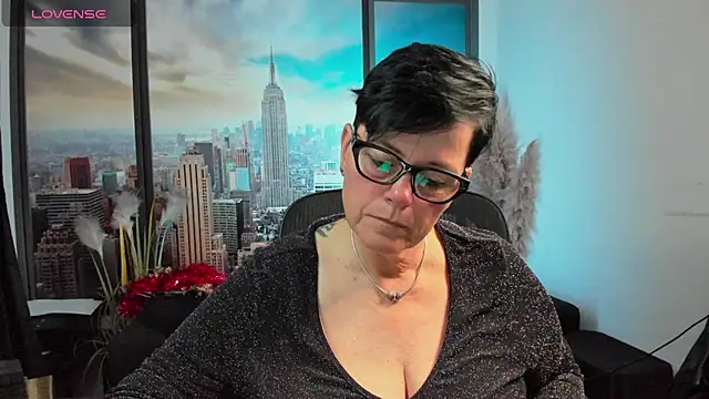 ninarandmann online show from October 16, 2025, 4:15 pm