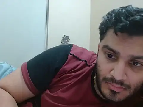 Snapshot of robintoit chatting on June 11, 2026, 4:59 pm robintoit online show from June 11, 2026, 4:59 pm