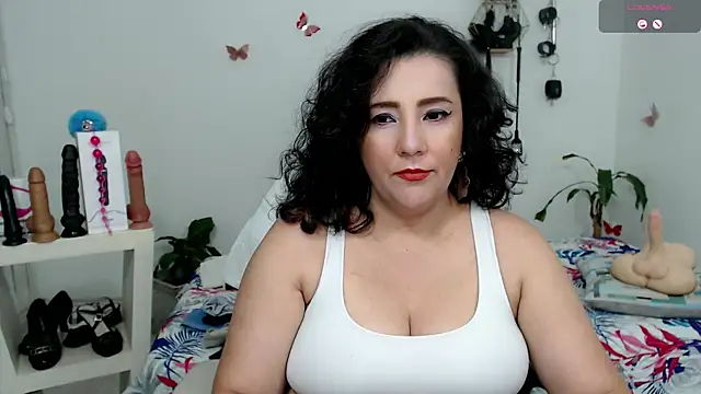 mom hot   online show from October 3, 2025, 10:55 pm