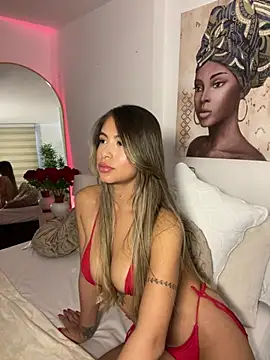  laura 02 online show from January 24, 2025, 5:21 pm