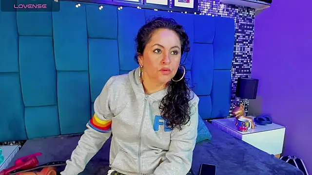 hanny milf online show from December 22, 2025, 11:54 am