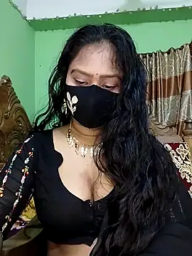 Idhika Paul online show from March 15, 2025, 3:06 pm