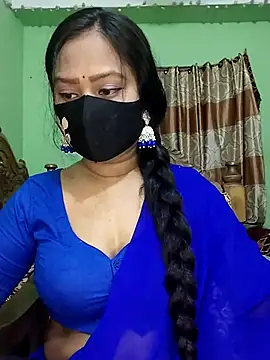 Idhika Paul online show from March 14, 2025, 6:18 pm