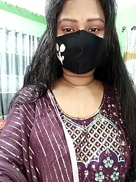 Idhika Paul online show from September 8, 2025, 4:17 pm