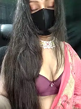 Idhika Paul online show from September 21, 2025, 1:16 pm