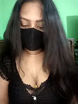 Idhika Paul online show from March 18, 2026, 8:10 pm