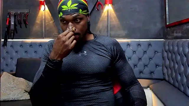 Snapshot of Terrance_z chatting on February 6, 2026, 7:32 pm Terrance z online show from February 6, 2026, 7:32 pm