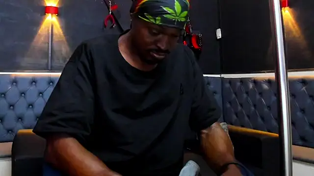 Snapshot of Terrance_z chatting on February 1, 2026, 7:45 pm Terrance z online show from February 1, 2026, 7:45 pm