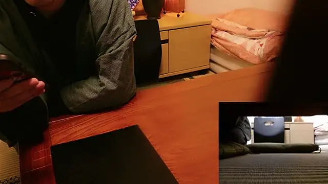 Snapshot of Phantom_yoshida chatting on January 5, 2025, 10:21 am Phantom yoshida online show from January 5, 2025, 10:21 am