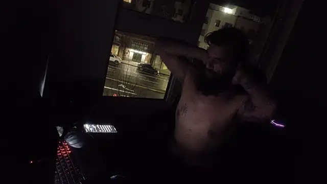 Armyexhibitionistvet online show from December 17, 2025, 1:27 pm