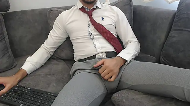 Snapshot of Naughtb0y chatting on September 10, 2025, 10:36 am Naughtb0y online show from September 10, 2025, 10:36 am