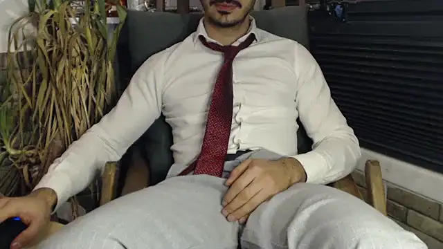 Snapshot of Naughtb0y chatting on February 17, 2025, 11:00 pm Naughtb0y online show from February 17, 2025, 11:00 pm
