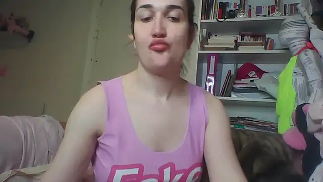 Icy  Diamond online show from November 21, 2025, 4:39 pm