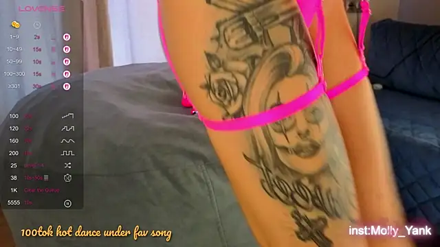 mollyyank online show from October 11, 2025, 11:00 am