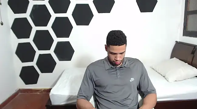 Jhors  Collens online show from February 5, 2025, 7:50 am