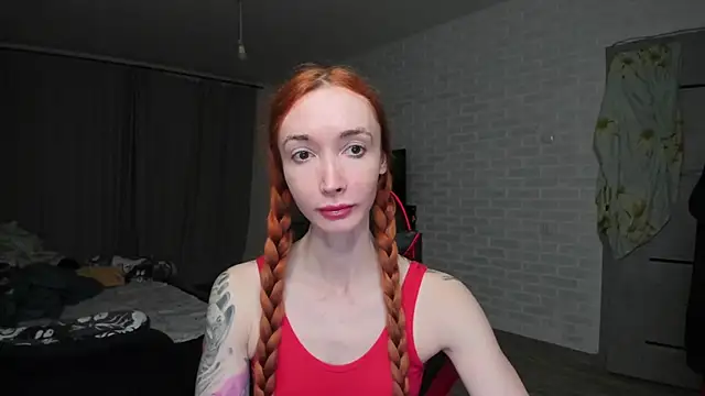 Roxy Silver online show from December 5, 2025, 4:05 pm