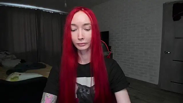 Roxy Silver online show from February 13, 2026, 11:43 am