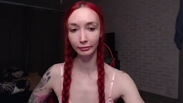 Snapshot of Roxy_Silver chatting on May 16, 2026, 1:48 am Roxy Silver online show from May 16, 2026, 1:48 am