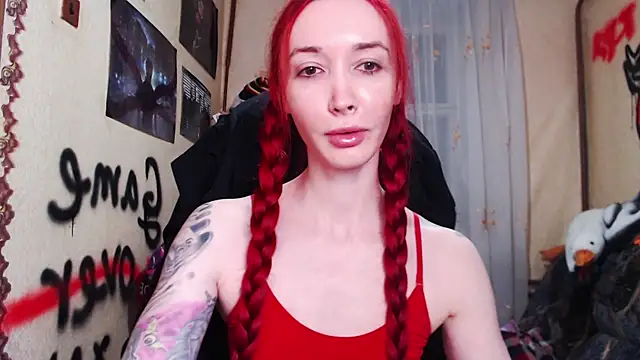 Roxy Silver online show from April 15, 2026, 7:58 pm