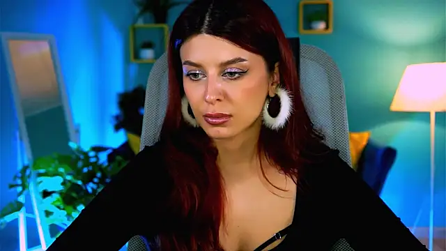 NicoleMun online show from December 17, 2025, 5:18 pm