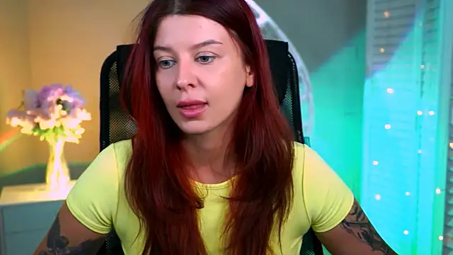 NicoleMun online show from March 25, 2026, 12:37 pm