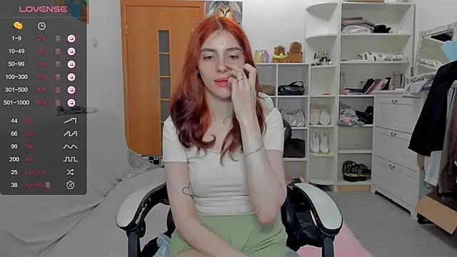 Snapshot of broosnica1 chatting on June 8, 2026, 8:15 am broosnica1 online show from June 8, 2026, 8:15 am