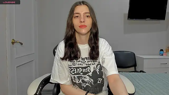 broosnica1 online show from December 22, 2025, 6:46 am