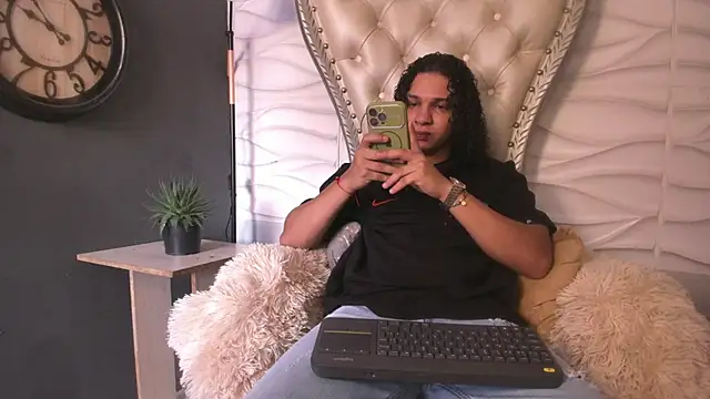 Snapshot of Belamiramil chatting on June 20, 2026, 2:55 pm Belamiramil online show from June 20, 2026, 2:55 pm