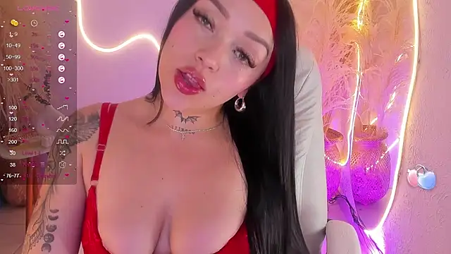 ViolettaHotLatin  online show from March 13, 2025, 12:02 pm