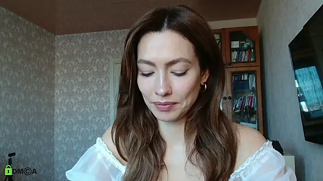 alicia spicy online show from October 12, 2025, 4:47 am