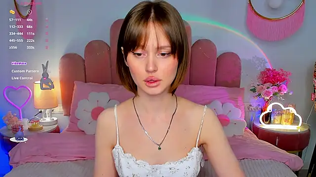 Snapshot of MaryLew chatting on November 21, 2025, 6:34 am MaryLew online show from November 21, 2025, 6:34 am