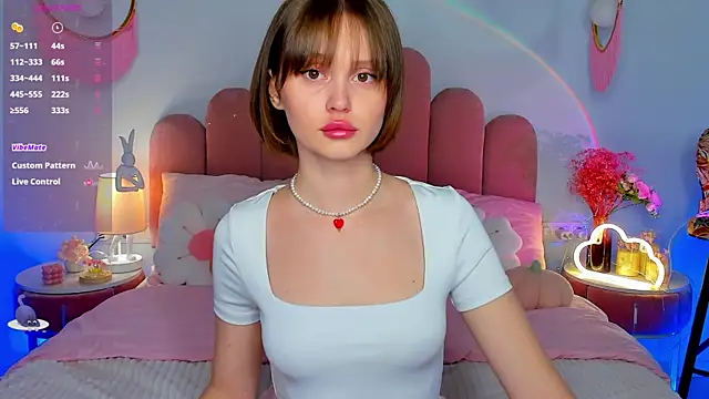 Snapshot of MaryLew chatting on October 15, 2025, 5:28 am MaryLew online show from October 15, 2025, 5:28 am