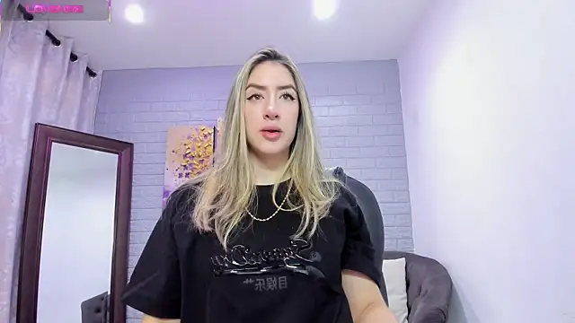  AlejaCruz  online show from January 11, 2026, 5:53 pm