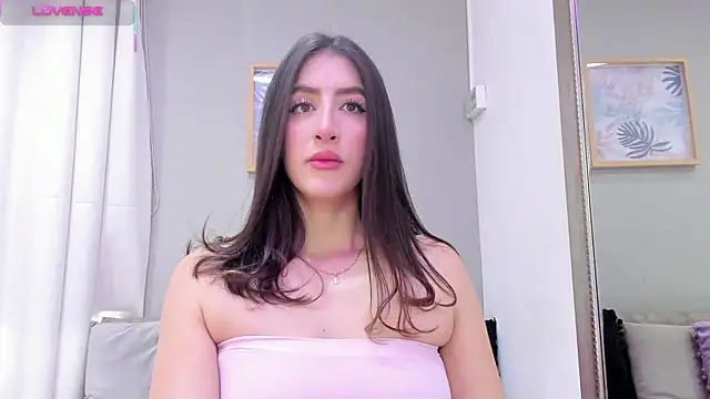  AlejaCruz  online show from October 4, 2025, 7:26 pm