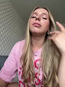 Snapshot of adel_secret chatting on July 10, 2026, 1:22 pm adel secret online show from July 10, 2026, 1:22 pm