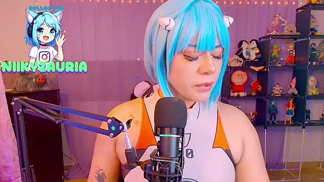 Snapshot of _niiky chatting on November 11, 2025, 10:32 am niiky online show from November 11, 2025, 10:32 am